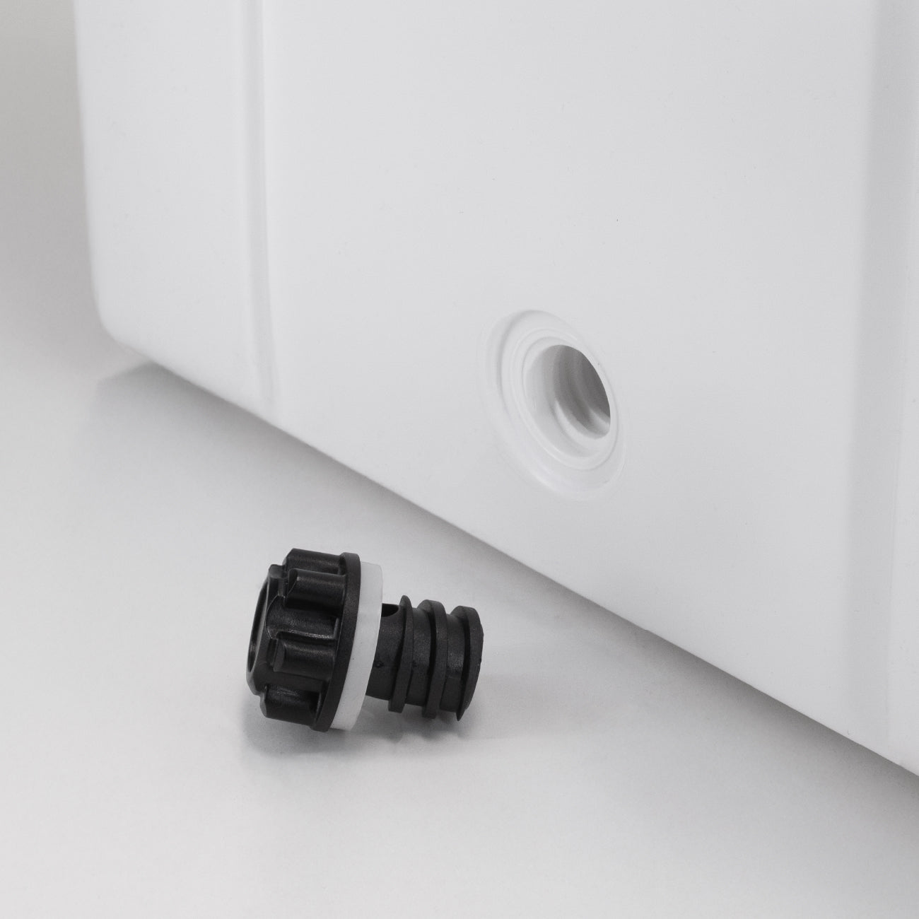 Raptor Cooler Arctic Trolley 75T drain conver removed