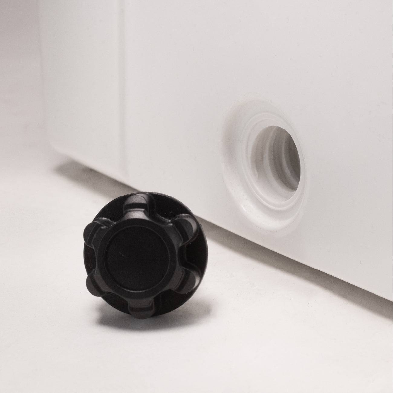 Raptor Cooler Arctic Hand Carry 25 Powder Snow Drain