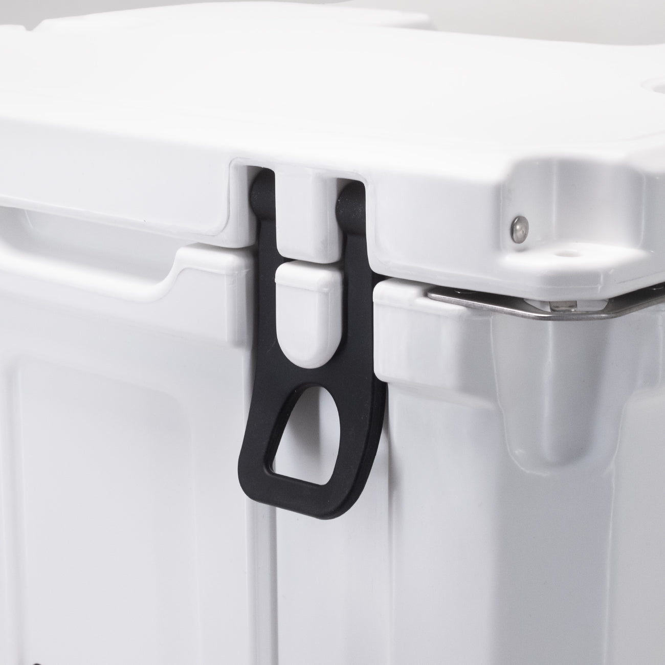 Raptor Cooler Arctic Trolley 35 closed latch