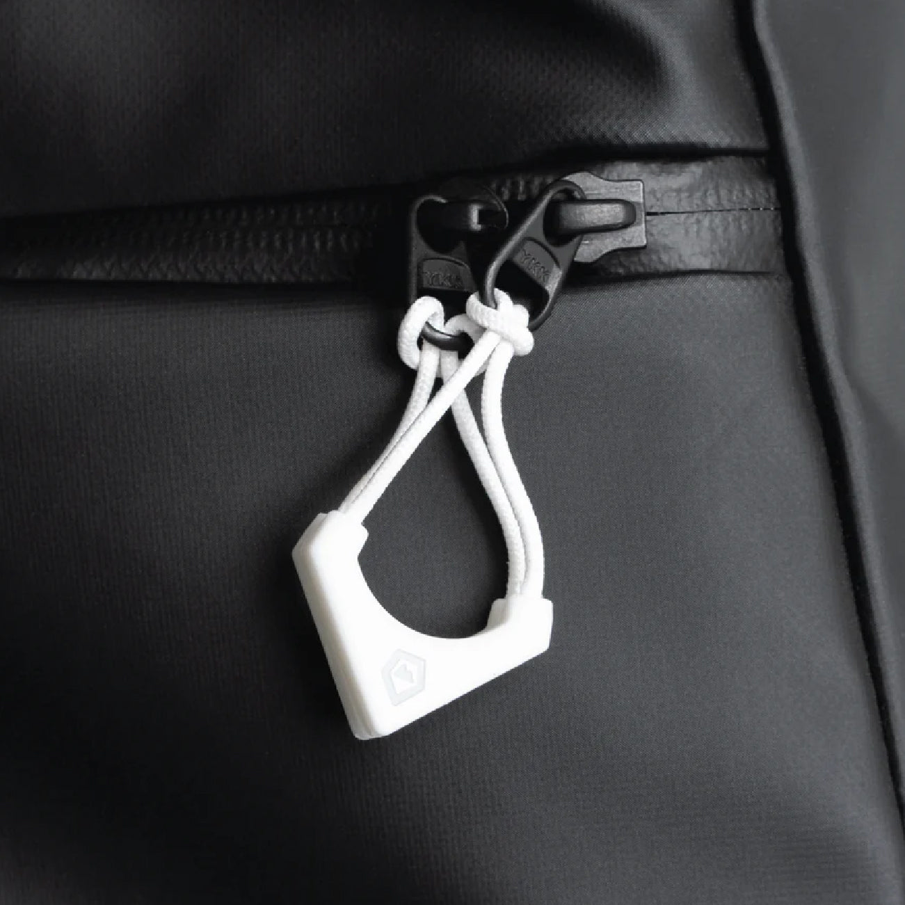 WANDRD WORRYLESS Zipper Puller