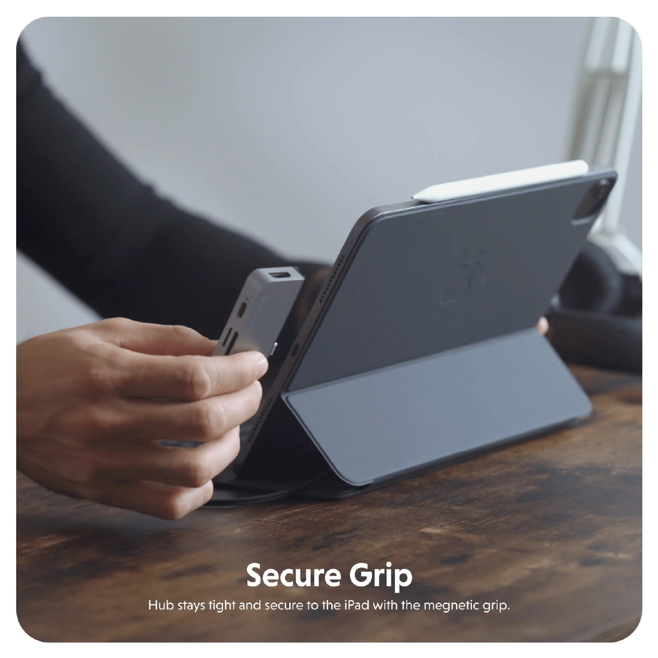 HyperDrive 6-in-1 Media Hub for iPad Pro and Air Space Gray