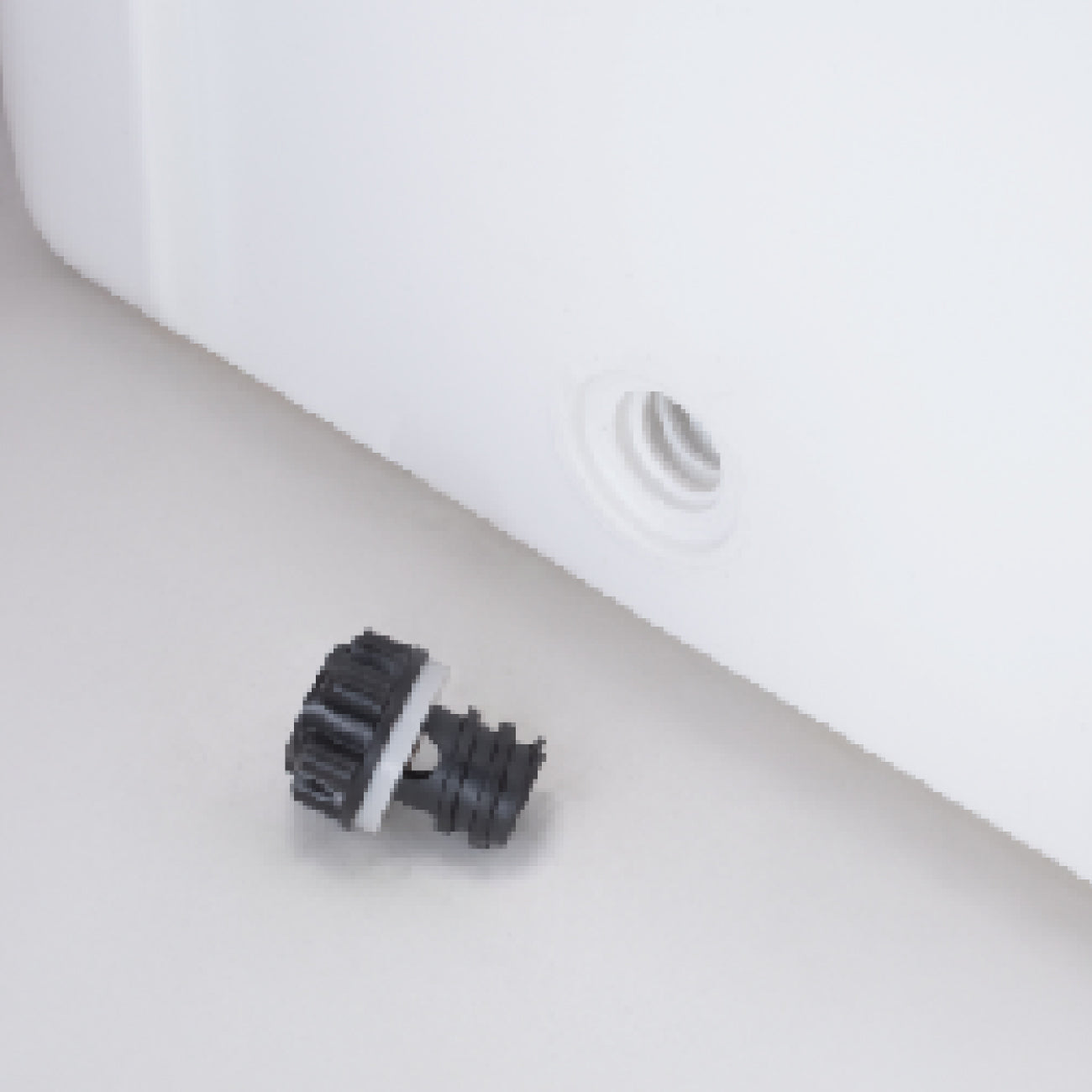 Raptor Cooler Arctic Trolley 120 drain cover removed