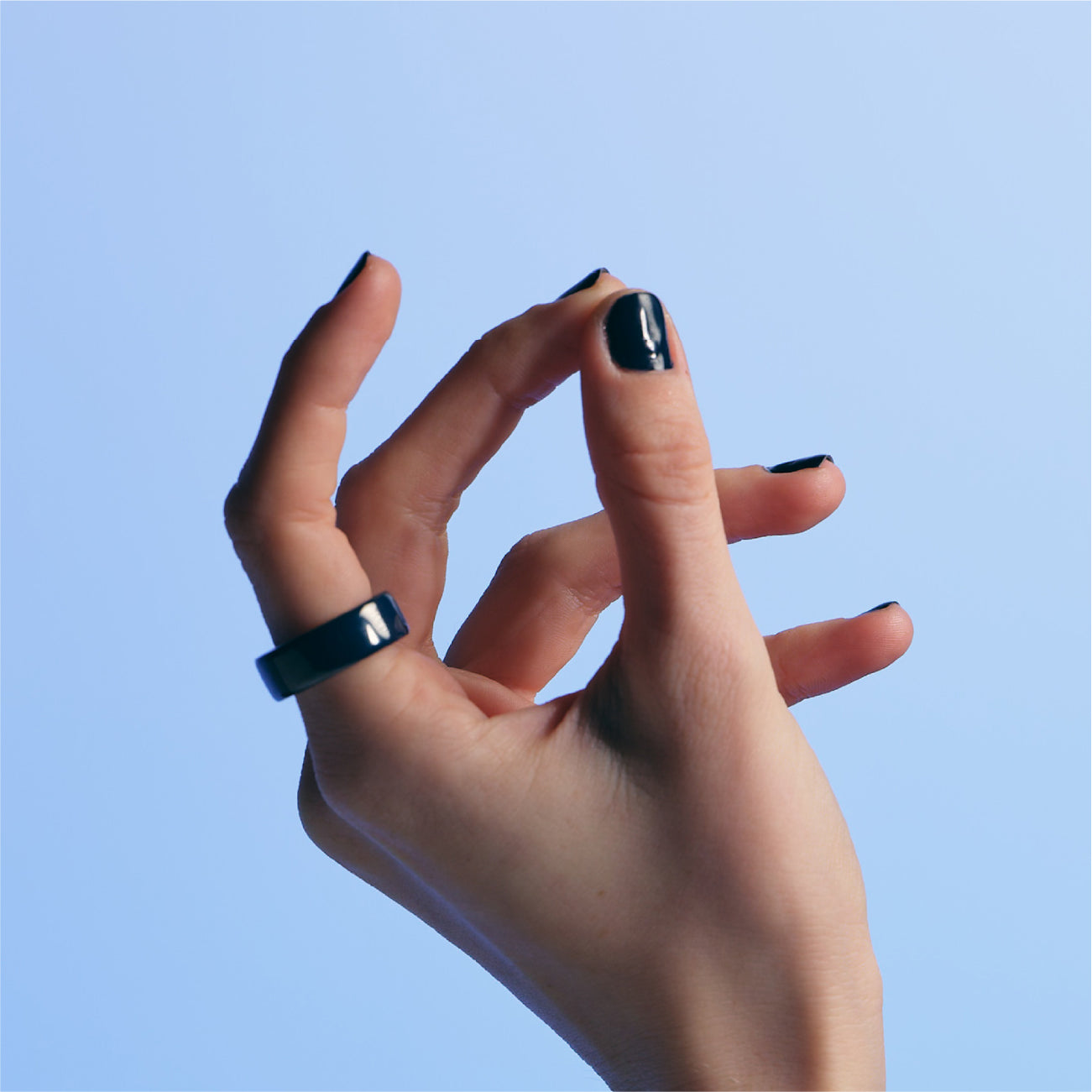 Oura Ring 4 Ceramic Midnight