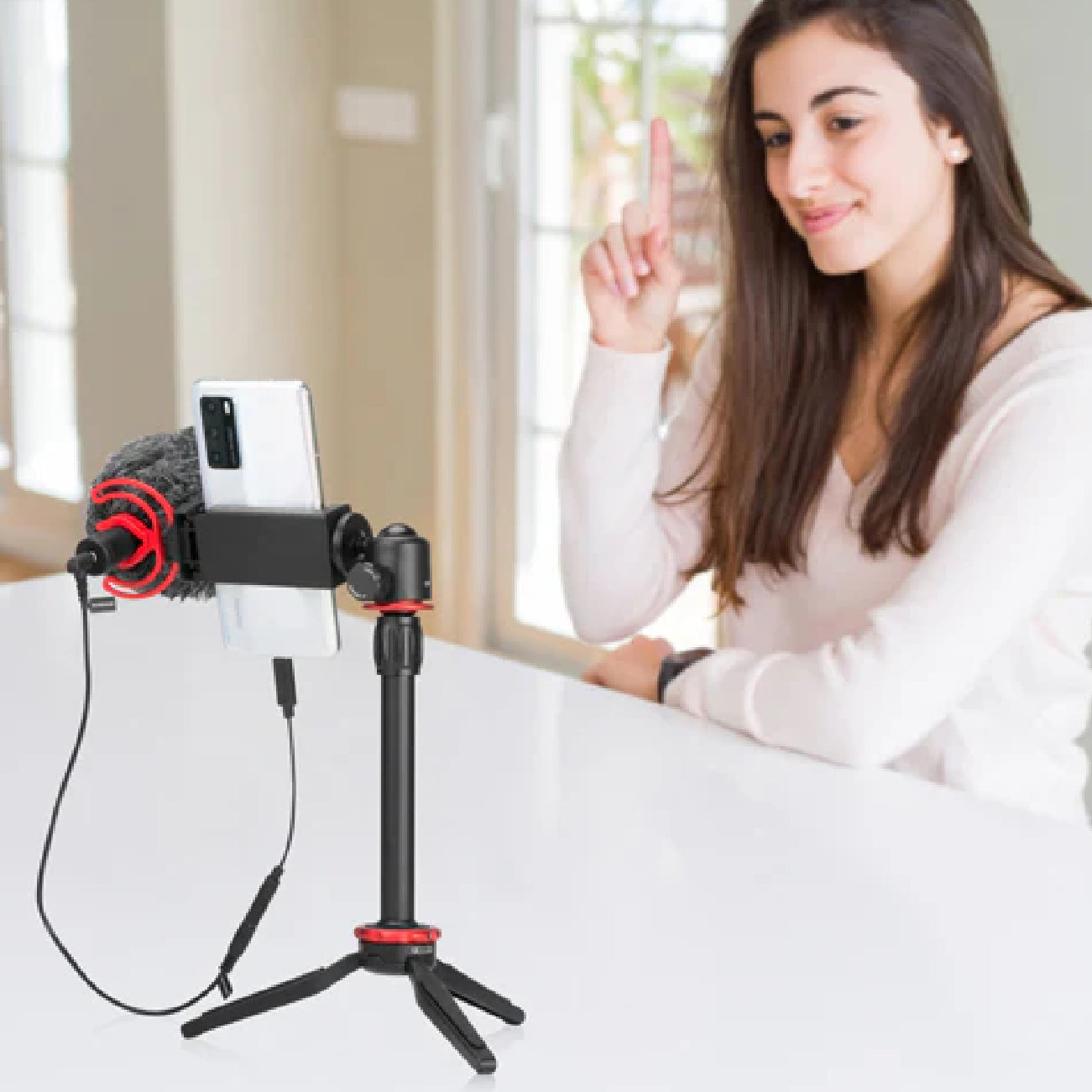 Boya By-VG330 Universal Smartphone Video Kit 
